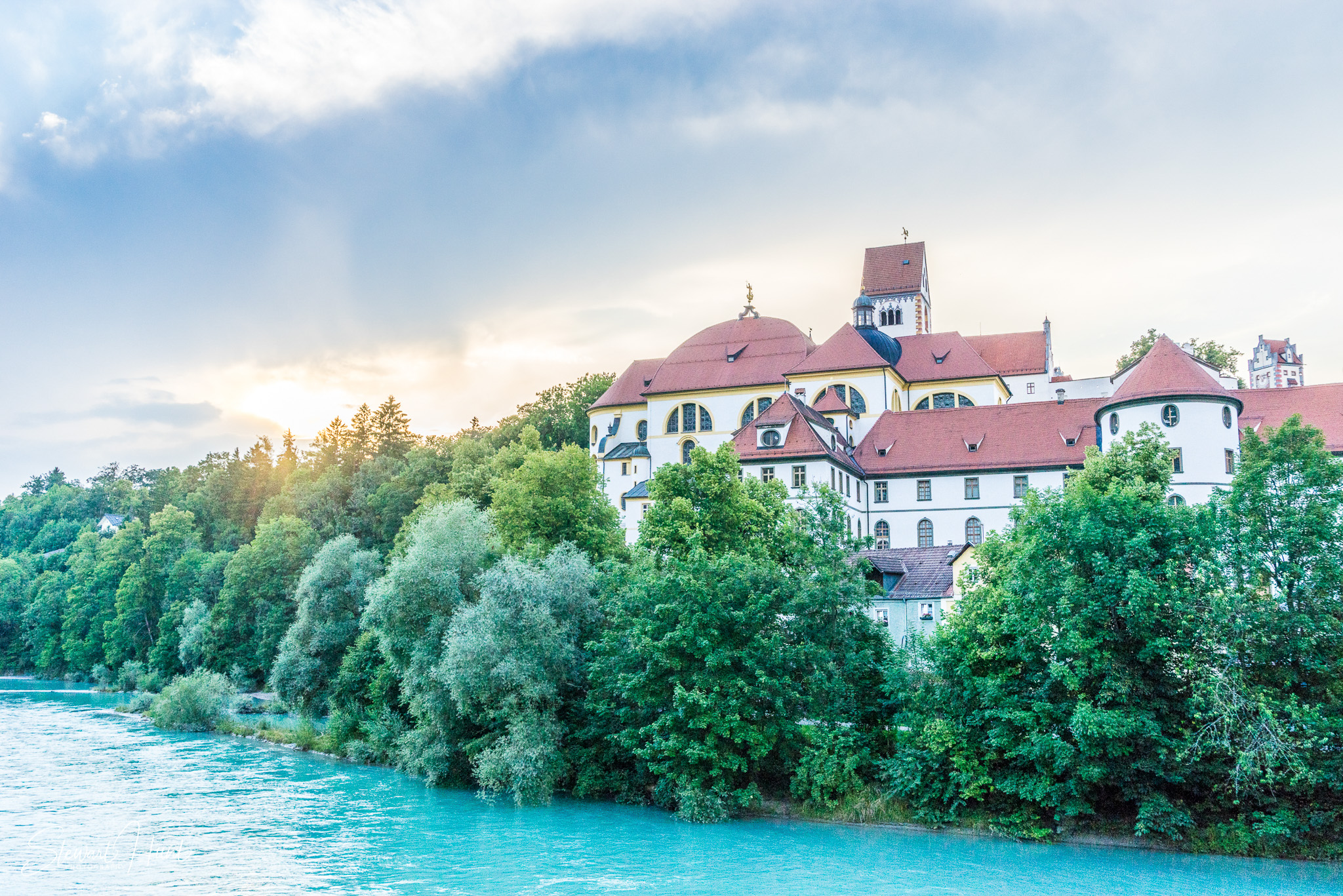 Neuschwanstein and Fussen 04060